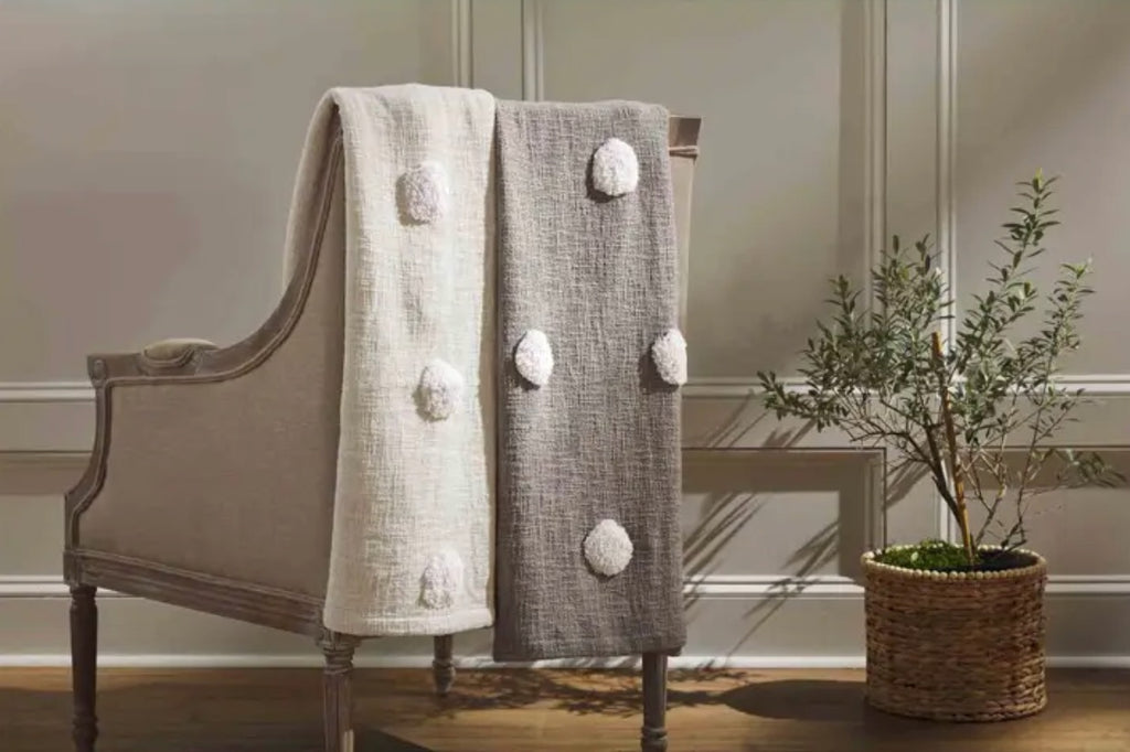 Tufted Dot Throw Blanket - The Hive Experience